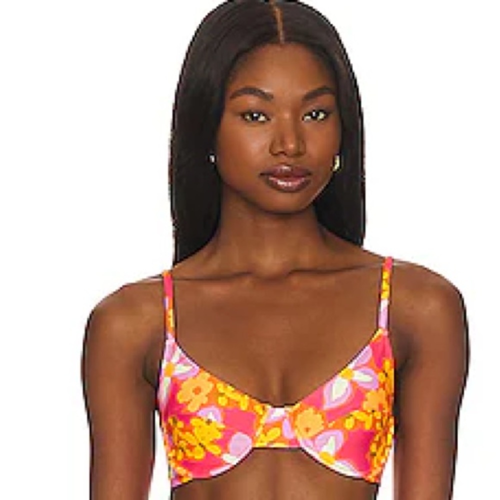 NWT Stone Fox Conch bikini top Lei Lei
